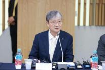 이찬진 금감원장, 삼성생명 회계 논란에 근본 해결 나서겠다