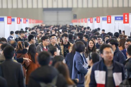 [기획] 中美贸易战波及中国就业市场 青年失业率持续高企