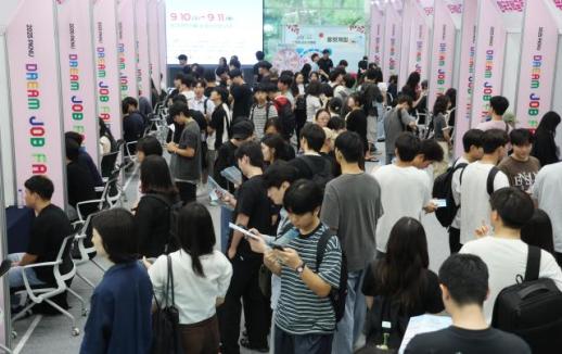 韩国大企不再培育白纸 偏爱即战力毕业生