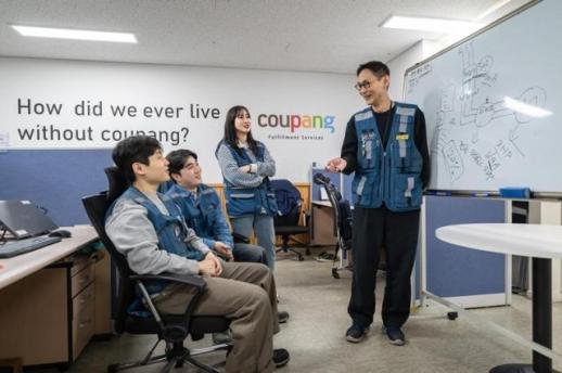 쿠팡 AI 자동화·로봇 기술인재 750여명…작년 초 대비 2배↑
