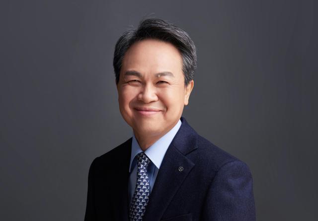 진옥동 회장, 李정부 믿을맨 되나…맞춤형 행보 어디까지