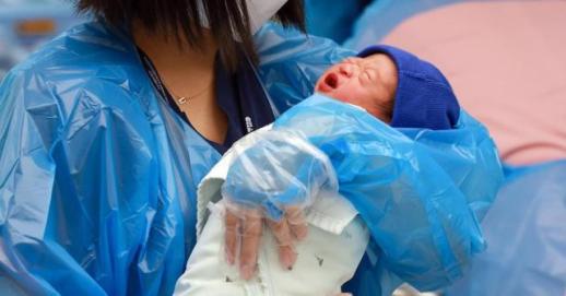 韩国高龄产妇比例攀升 早产儿医疗费用六年激增44%