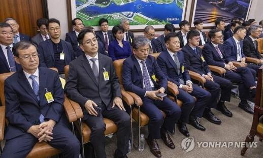 김윤덕 가덕도신공항 공기 단축 바람직하지 않아…현대건설 안전·품질 확보 우선