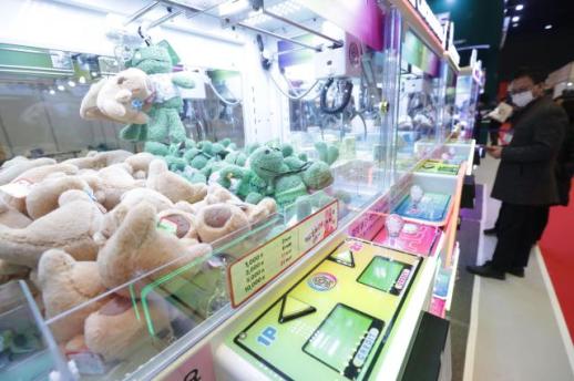 娃娃机热潮席卷韩国 娱乐还是变相赌博？