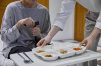 내년 장기요양보험료 2.9% ↑...수급자 증가로 지출 부담 확대