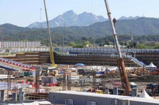 현대硏 부동산 PF 개선세 더디고 주담대 급증...금융 건전성 부담