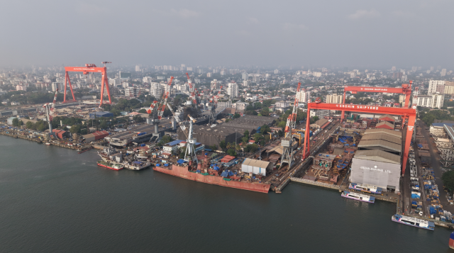 HD현대重, 인도 해군 상륙함 사업 진출…코친조선소와 전략 협력