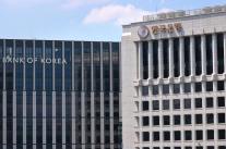 한은, 10월 금리 동결...주택시장 부양 우려가 주원인