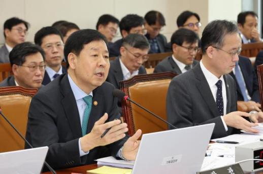 구윤철 환율시장 안정위해 다양한 정책 조합 협의