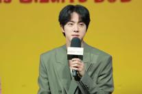 BTS 진 앞에서의 순간 선택이 법정으로…일본인 팬 A씨가 남긴 질문