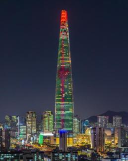 乐天世界塔换上圣诞限定皮肤