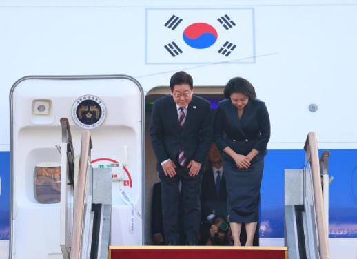 李在明结束对中东及非洲访问回国