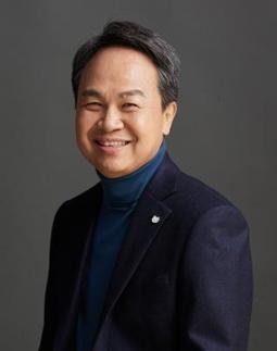 진옥동 신한금융 회장, 연임 성공…내실 경영 강화 높은 평가