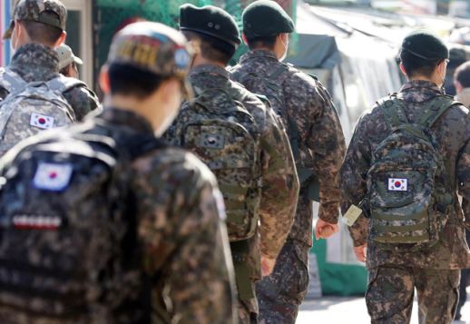 韩国兵役海外潜逃现象激增 处罚力度薄弱引争议