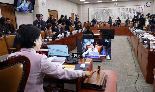 주52시간 예외적용 빠진 반도체특별법 국회 법사위 통과