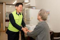 LH, 사랑의 김치 나눔 행사 진행…취약계층 겨울난 준비 돕는다