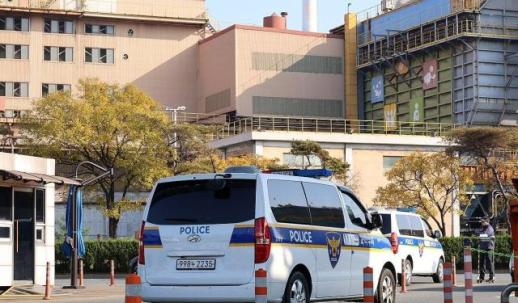 고용노동부·경찰, 포항제철소 가스중독 사고 관련 포스코 본사 압수수색