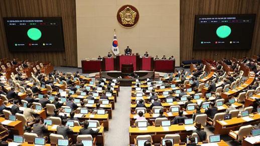 AI 강국 선언과 엇박자…창작물 전면 워터마크 규제 논의 도마 위