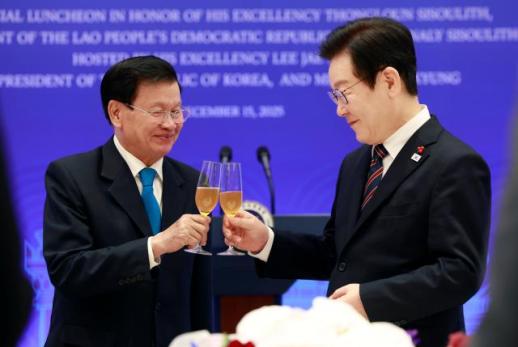 李在明为老挝主席通伦·西苏里举行欢迎午宴