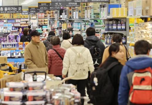 高物价叠加消费疲软 韩国零售业明年增长预期降至0.6%