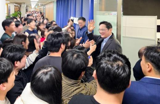 李在镕到访三星电子华城园区