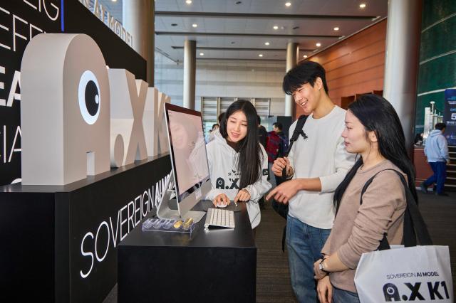 독자 AI 파운데이션 무대 오른 SKT…500B 초거대 모델 승부수