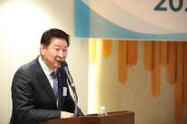 [신년사] 오화경 저축은행중앙회장 경기 침체·규제 강화 과제 지속, 중소서민금융 선도 지원할 것