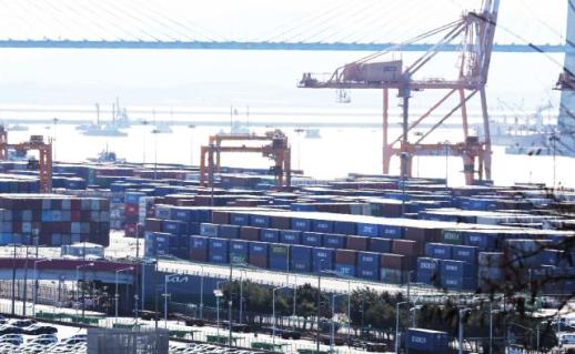 韩国逆势突围贸易荆棘 出口首度突破7000亿美元大关