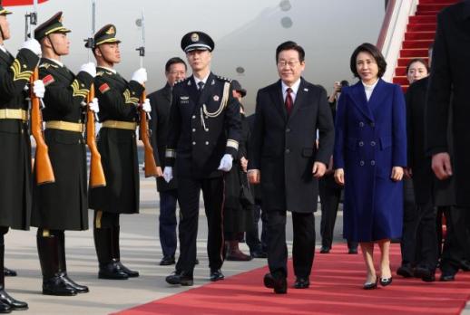 李在明抵达北京