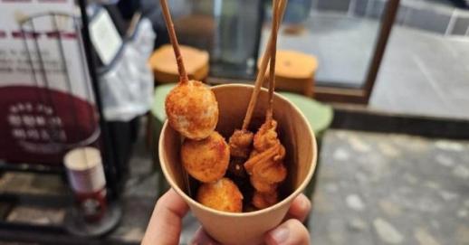 麻辣炸串席卷韩国MZ 引领街头美食风潮