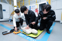 HD현대중공업, 심폐소생술로 시민 구한 직원 자녀·학생 표창