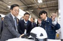 김윤덕 국토부 장관, CES서 자율주행·AI 기술 점검…국토교통 혁신 구상