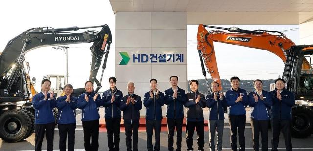 HD건설기계, 통합 첫해 목표 내놨다…매출 8.7조·영업익 4396억