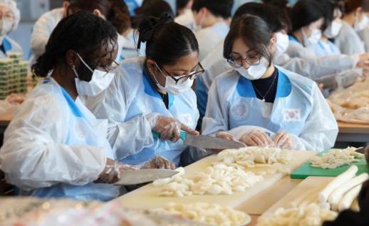 逾一成在韩留学生成非法滞留 人才政策遭遇实效性困境