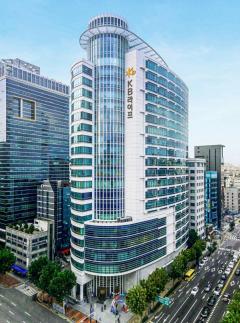 [SWOT 난제분석] KB라이프, 지난해 성장 둔화...CSM·요양사업 확대로 반등 기회