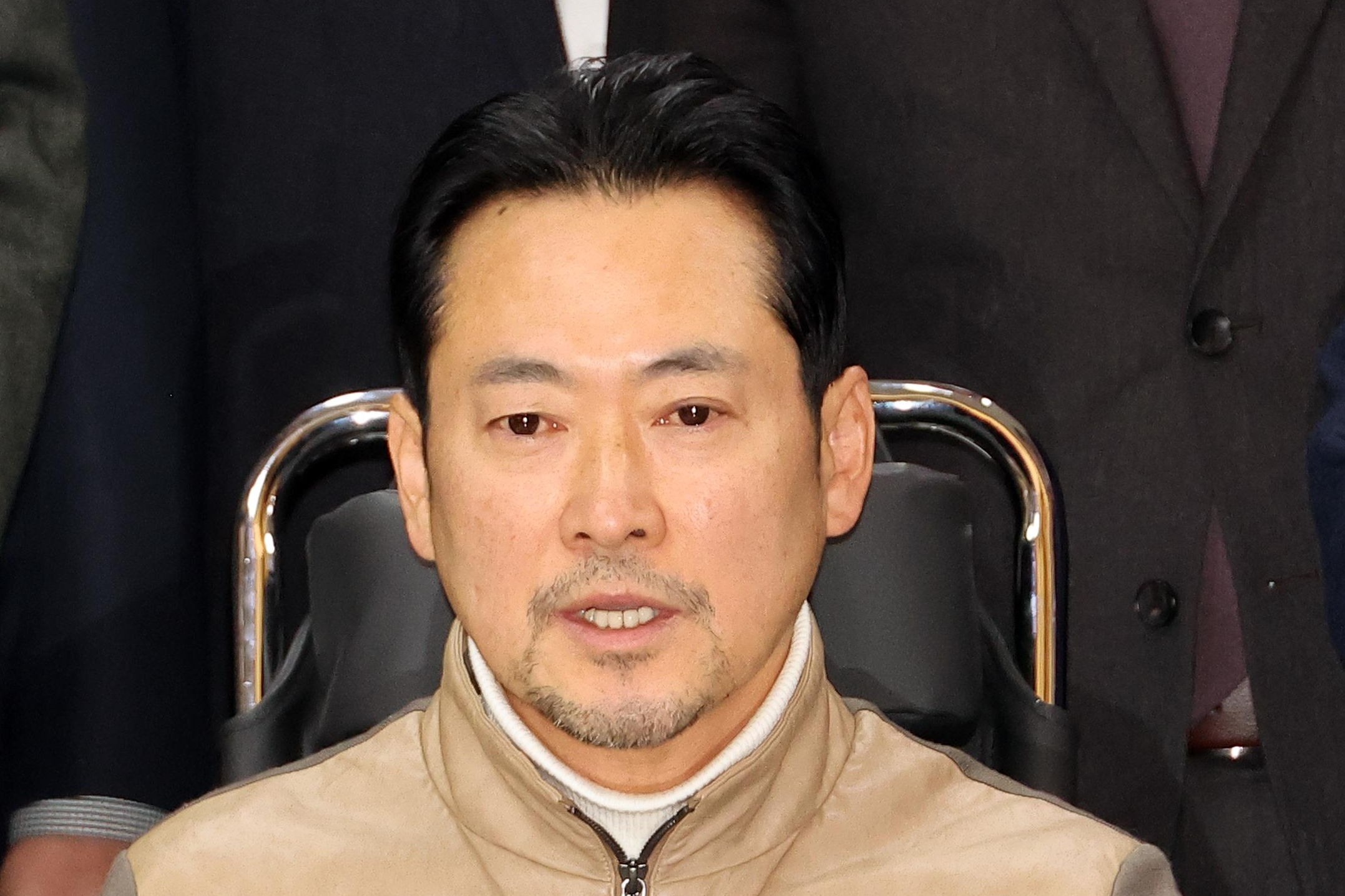 장동혁, 8일 만에 단식 중단...병원 이송