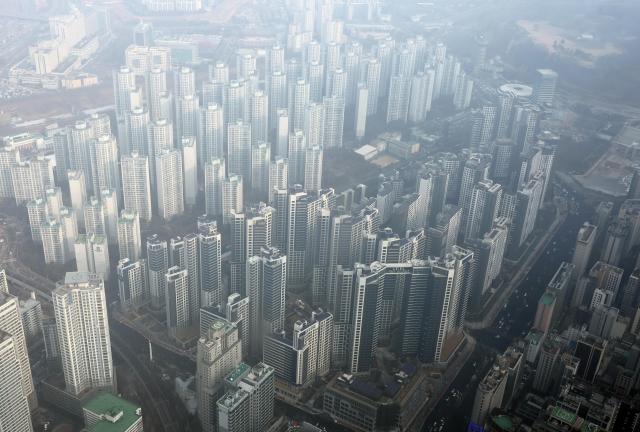 양도세 중과 부활 카드에 증여 러시 재점화…강남부터 들썩