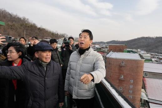 오세훈, 신정동 정비사업 현장 방문…규제 완화 필요성 거듭 제기