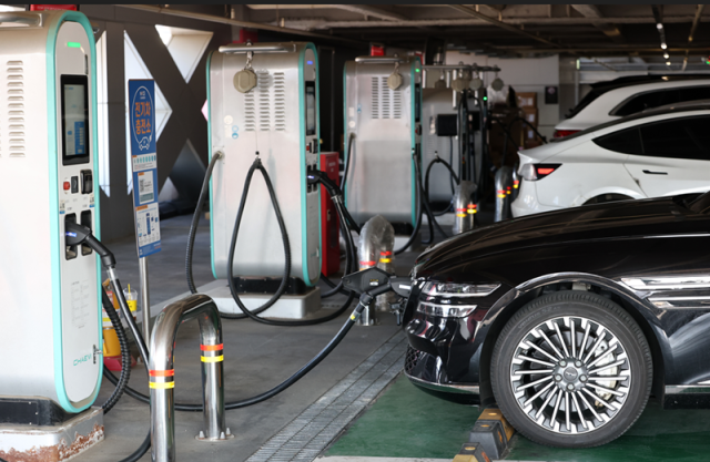 지난해 자동차 등록대수 2651만대…친환경차 늘고 내연차 줄고