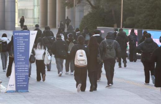 韩国青少年健康状况亮红灯 高二女生电子烟使用比重首超普通香烟