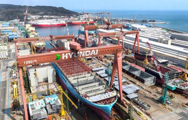 HD현대重 정주형 인력 전략…외국인 노동자 100만 시대, 기업이 먼저 움직였다