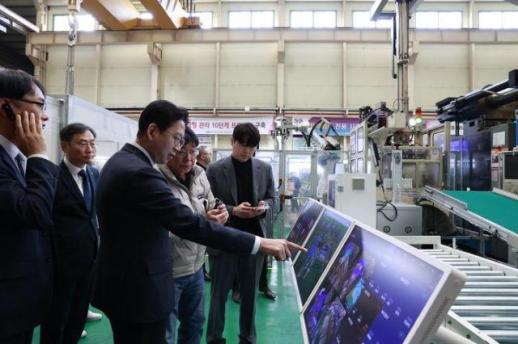 배경훈 부총리 경남을 피지컬 AI 성지로…제조업의 알파고 만든다