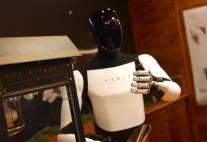 숨 고르는 K-배터리…전기차 캐즘 속 확장 전략 재점검