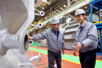 두산, 가스터빈·SMR·AI소재까지…박정원 회장, 핵심 사업 현장 드라이브