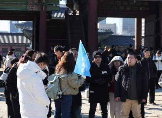 春节假期中国团体游客畅游景福宫