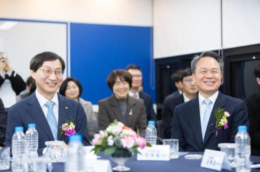 [데일리 뱅킹 브리프] 신한금융, 신한금융허브 전북혁신도시 출범 外