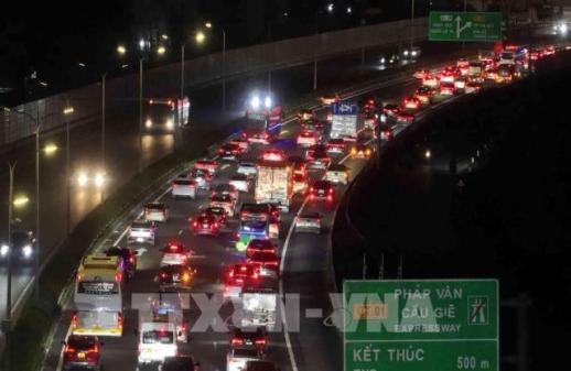 베트남 휘발유 가격 일제 인상 등유 리터당 7100동 급등