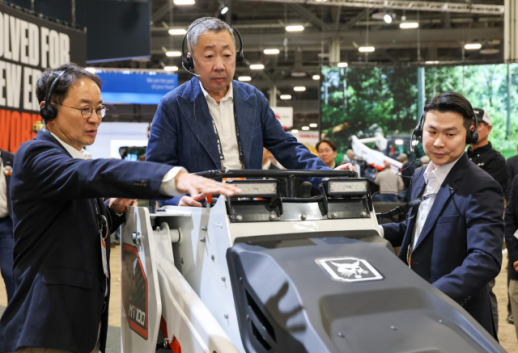 Doosan Chairman Park Jeongwon touts AI to lead future of construction equipment