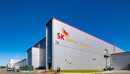 트럼프 EV 후퇴에 흔들리는 배터리 투자…EV 캐즘 속 K배터리 북미 전략 변수