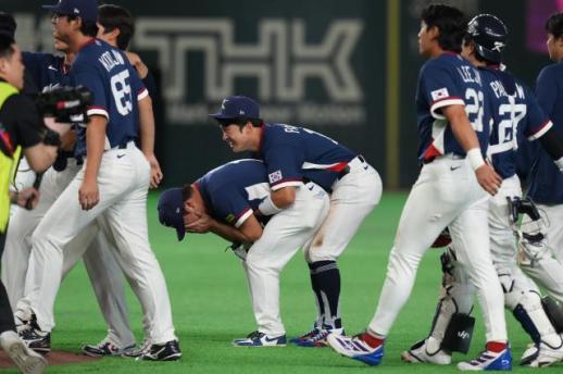 South Korea survives a dramatic tiebreaker to advance WBC quarterfinals in 17 years